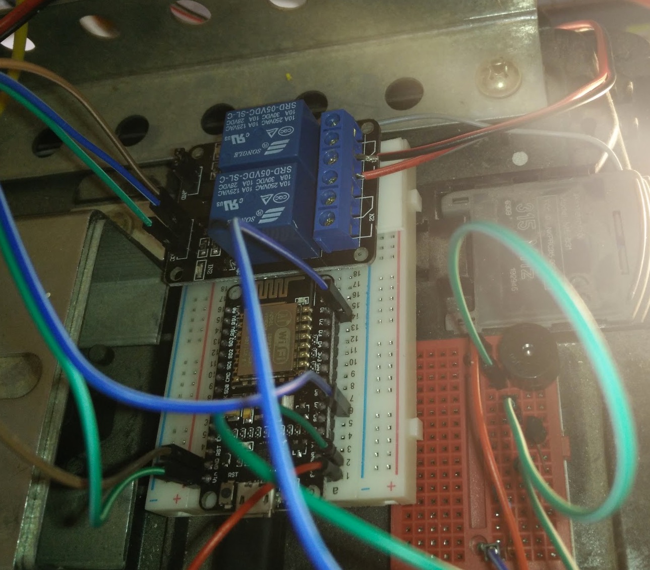 Esp8266 nodemcu relay wifi garage door opener with blynk
